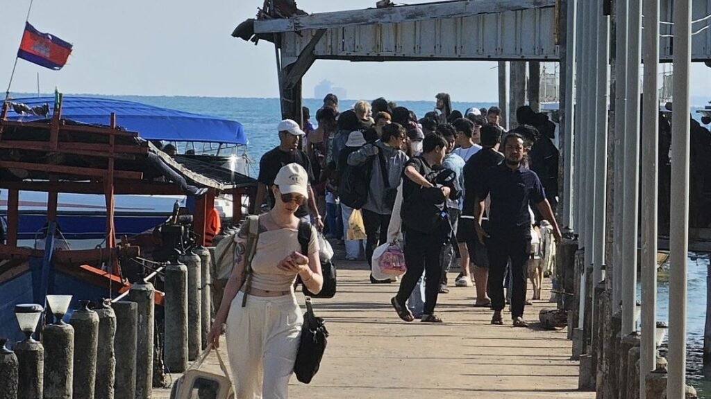 Ferry at M'Pai Bay pier